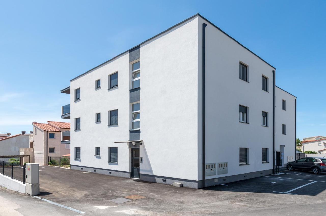 New And Chic Place Near Old Town Of Trogir Zewnętrze zdjęcie