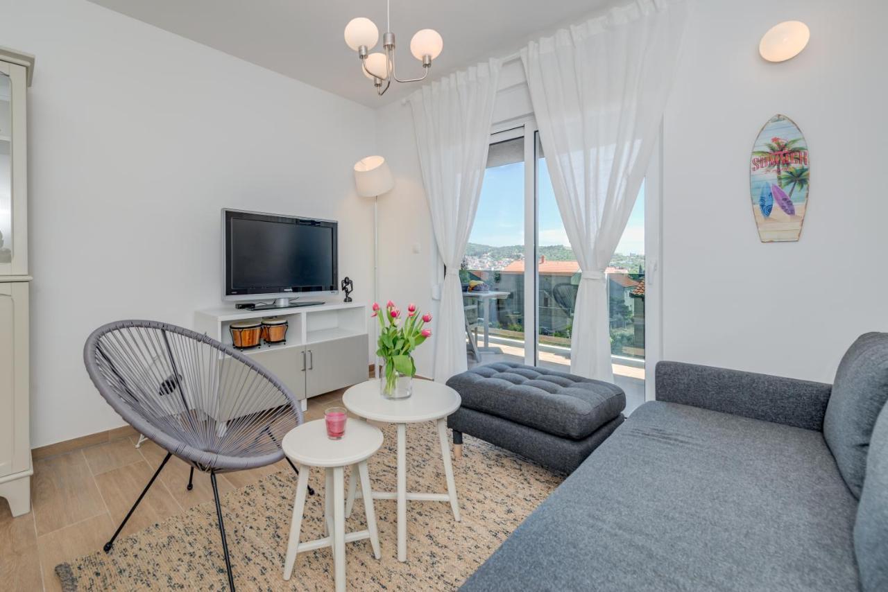 New And Chic Place Near Old Town Of Trogir Zewnętrze zdjęcie